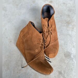 Toms Wedge Size 9